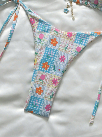 Egyrészes fürdőruha, bikini-stílusú fazon, virág mintás, mellepad, poliészter anyag