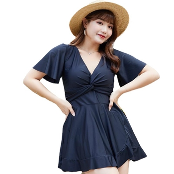 Egyrészes fürdőruha szoknya-stílusú, melltartó párnázott résszel, merevítő nélkül, gyorsan száradó, pocakfedő, konzervatív fazon