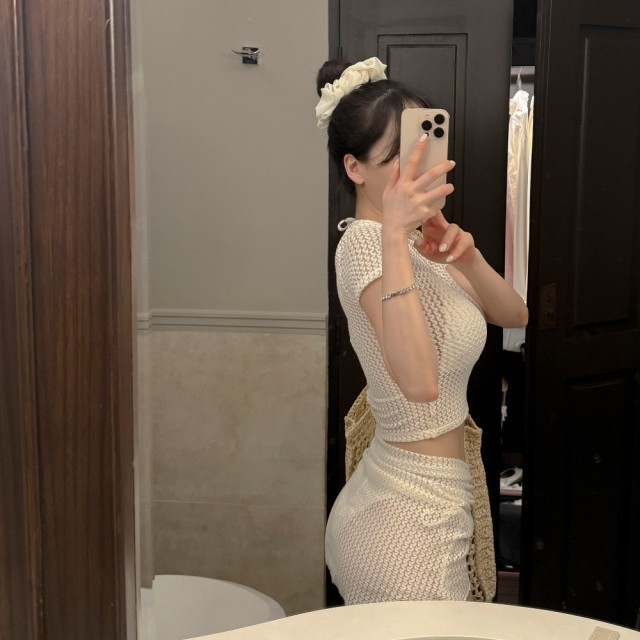 Jednodelni kupaći kostim, bez rukava, s umetkom za poprsje, poliester tkanina s podstavom, konzervativan dezen