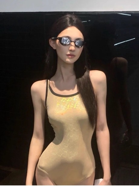 Ženski jednodelni trkaći kupaći kostim — visok struk, otvorena leđa, umetnuti jastučić za grudni koš, materijal najlon-spandeks