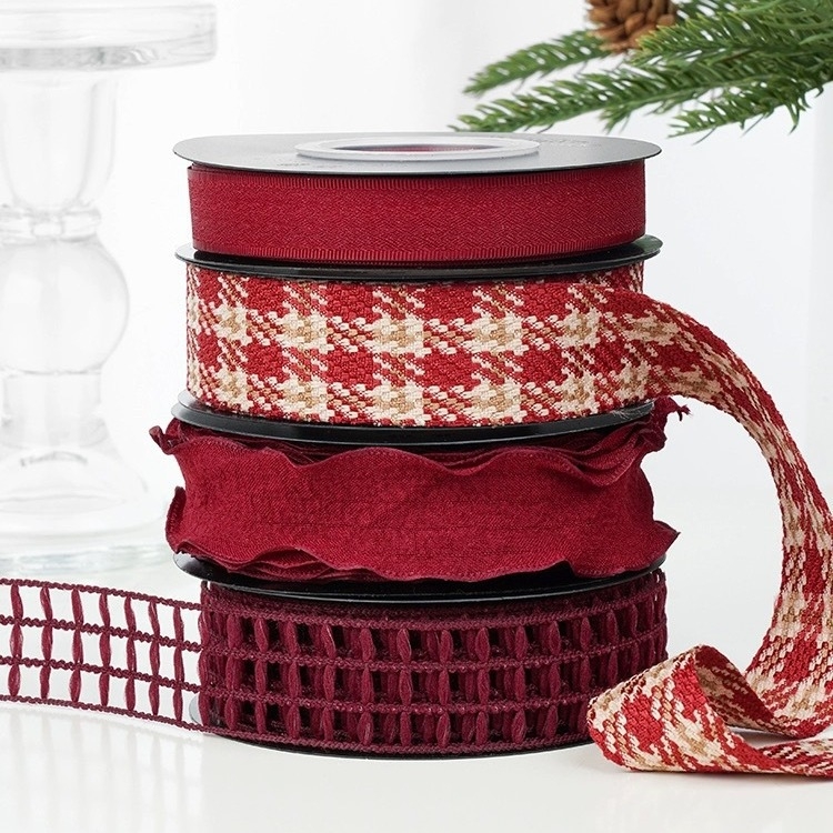 Hajkiegészítő szalaggal és virágcsokorral – téli kiadás, Újév ajándékdoboz