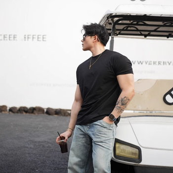 Férfi rövid ujjú póló, laza szabás, kerek nyakú, pamut-poliészter keverék 65% pamut, 35% poliészter, gyorsan száradó, lélegző, hűsítő, nyárra