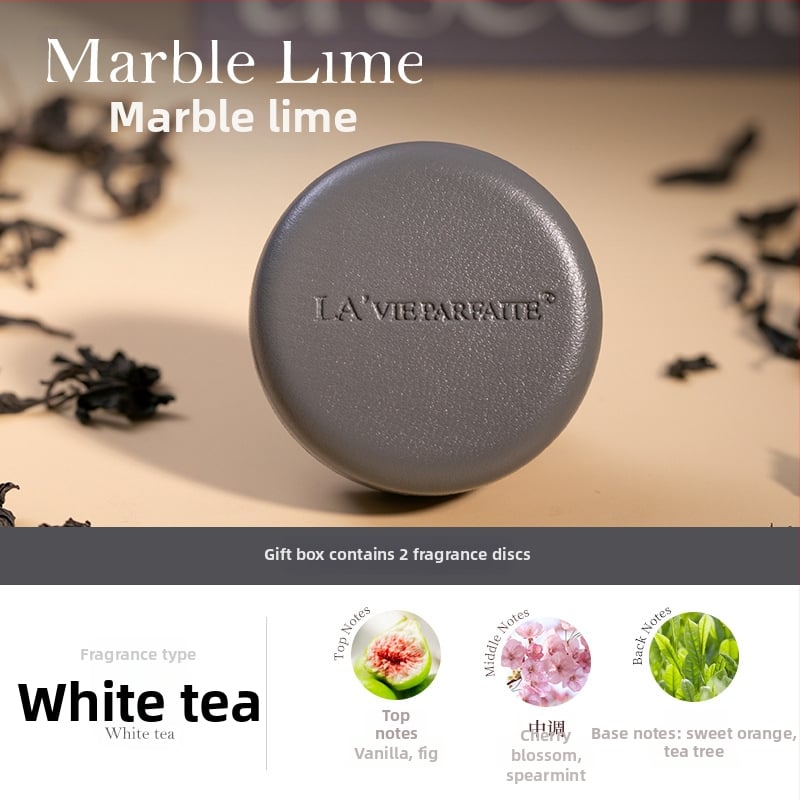 Auto mirisni ukras LA'vieparfaite s metalnim držačem parfema; funkcije: dekoracija, aromatiziranje i uklanjanje mirisa; mirisi: Nile garden, white tea, bitter orange leaf & oud; rok trajanja: tri godine