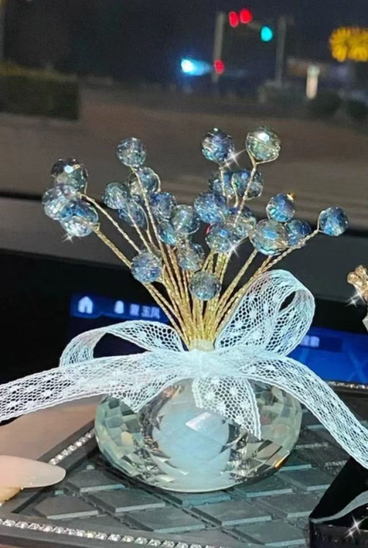 Диамантена украса за автомобилен интериор – централна конзола, модерен стил, декоративна функция, материал Point drill, тегло 100 g