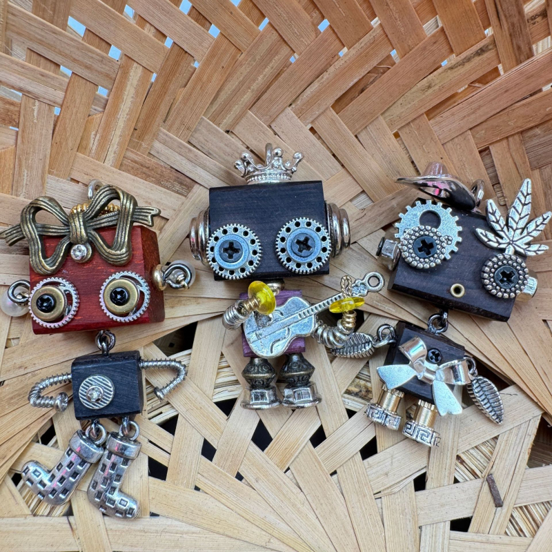 Kljucni lanac s pank robotom, legura, ručna izrada, uzorak konstelacije