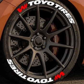 Auto naljepnice za gume s 3D slovima – spojeni dizajn, PVC mekani plast, samoljepljive, set od 4 komada