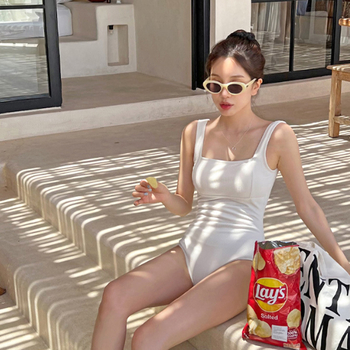 Costum de baie întreg pentru femei, fără spate, fără mâneci, cu burete pentru sân, material exterior: nailon; material principal: poliester cu elastan; căptușeală: poliester cu elastan