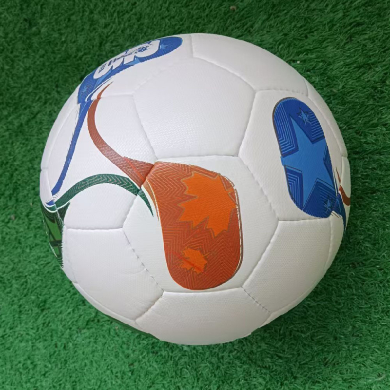 Ručna šivana futbalska lopta od PU, 410–440 g, gumena unutarnja komora, mogućnost ispisa logotipa