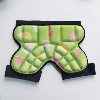 Детски тазобедрени предпазители за ски и ролкови кънки — дебели, износоустойчиви подложки от пяна