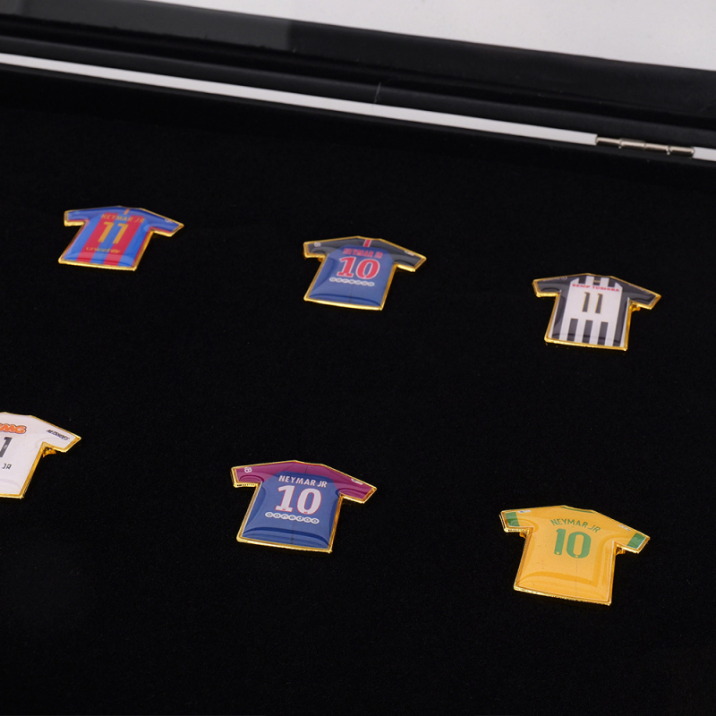 Insignă-broșă metalică pentru tricoul de fotbal, cu temă a jucătorilor celebri (Material: aliaj; Sport aplicabil: fotbal; Categoria produsului: accesorii pentru fani)