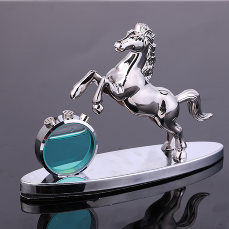 Автомобилна ароматна украса Chi Tiger, сплав, модерен стил, парфюм за автомобил, конна форма, кръгъл дизайн