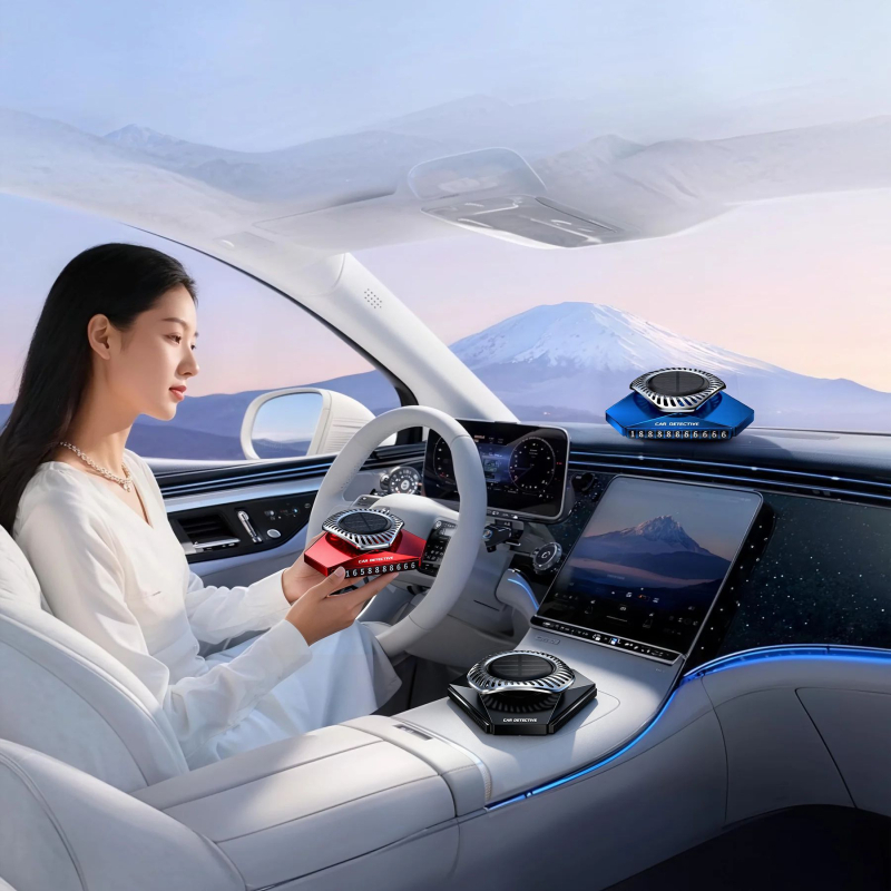 Auto aromaterapijski držač parfema sa senzorom svjetla i solarno napajanje, površina vakuumski premaz + PC, 10–20 ml, mirisi cvjetni/kolonijalni, isparavanje 16–30 dana