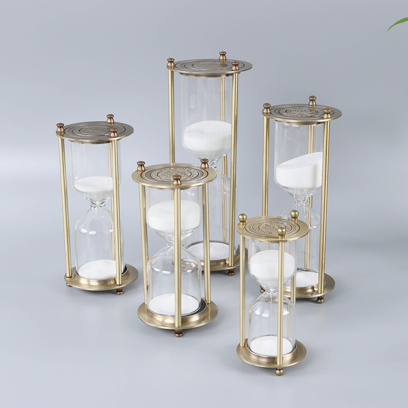 Metalna staklena pijesna sat s tri stupca – ručna izrada, retro dizajn, kućna dekoracija, borosilikatno staklo