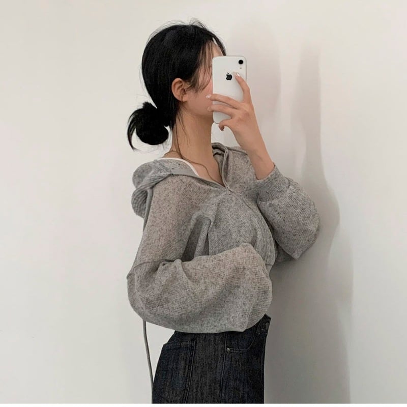 Jachetă damă cu glugă, design decupat, poliester ușor, croială regulară, fermoar, mâneci lungi, primăvara 2026