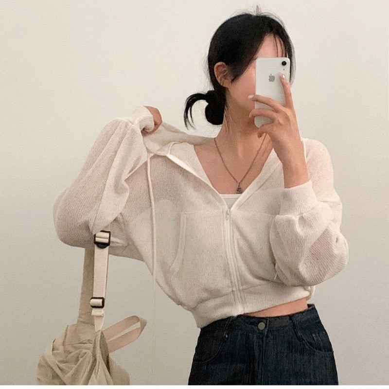 Jachetă damă cu glugă, design decupat, poliester ușor, croială regulară, fermoar, mâneci lungi, primăvara 2026