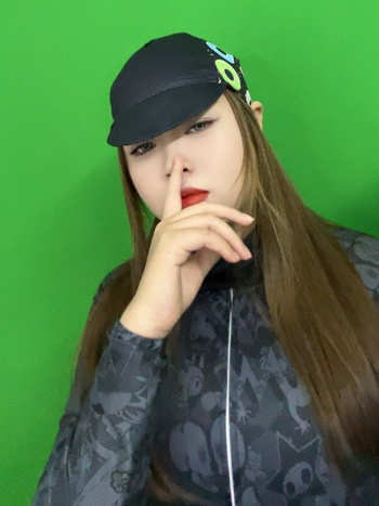 Спортна велосипедна шапка с принт на тема поничка, дишаща мрежеста материя, висока еластичност, полиестерна материя