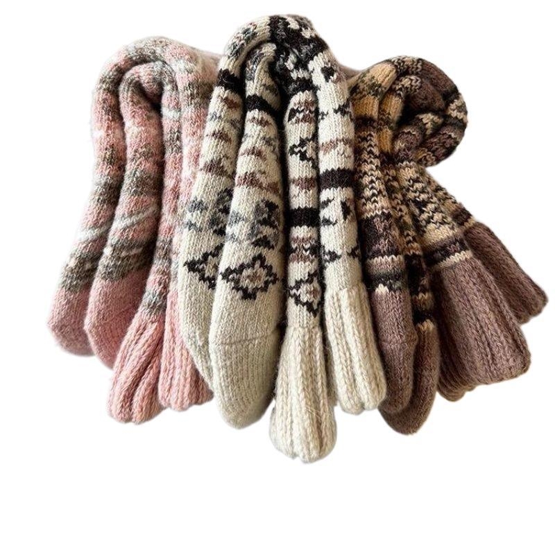 Gyapjú zokni, téli vastag, retro etno stílusú pár, terry zokni a vádliig