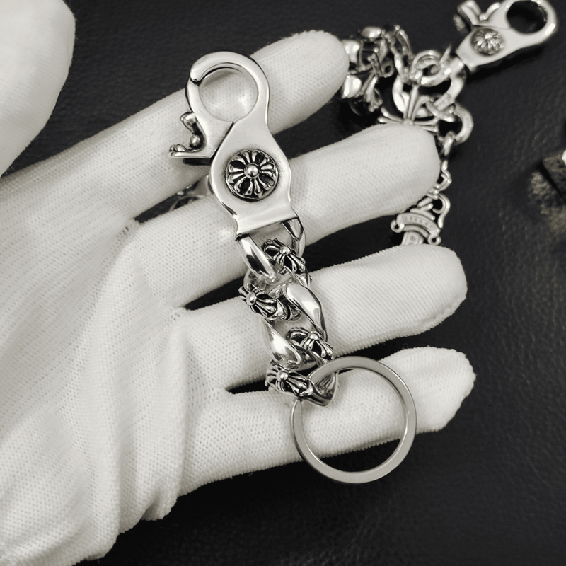 Retro kereszt medálos kulcstartó – réz, elektroplakolás, mintázat: kereszt/Korona/Római számok, stílus: retro, medál stílus, 2025 tavasza