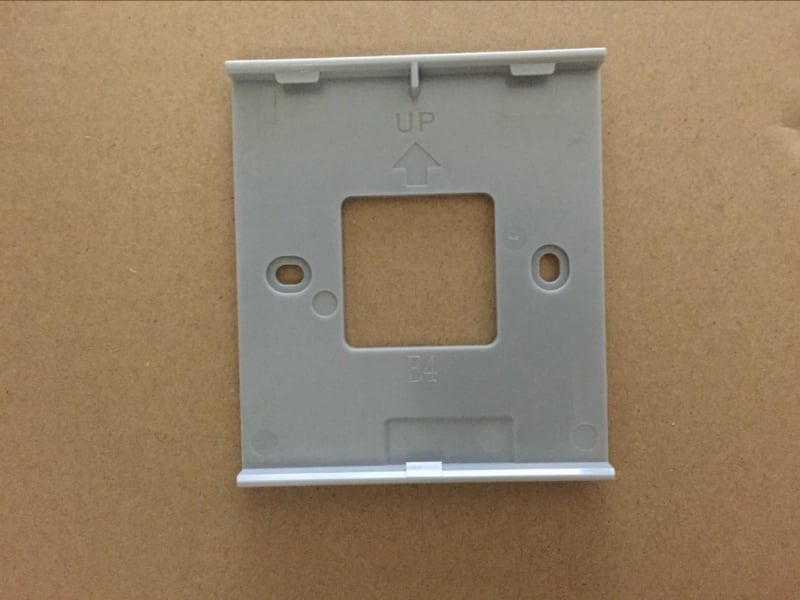 Πλάκα τοποθέτησης βιντεοθυροτηλέφωνου (Συμβατή με GL8-F62/F72M; Βάση GL8-V2; Στήριγμα εσωτερικής μονάδας AH8-E81M)