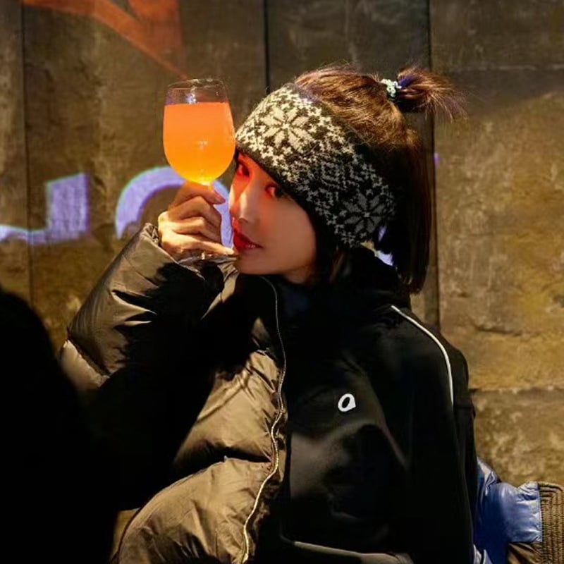 Vintage női kötött fejpánt – meleg, masni alakú fejfedő, az őszi 2025 szezonhoz