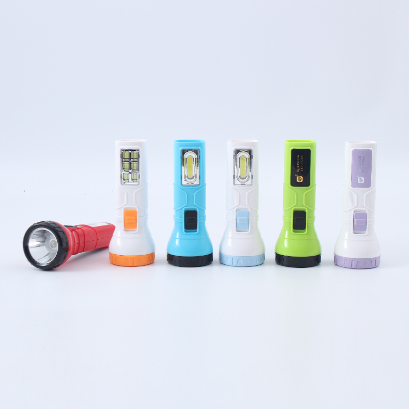 LED svjetiljka od ABS plastike, USB punjenje, 500mAh baterija, domet do 100 m, za planinarenje, kampiranje, nužne situacije i patrolu
