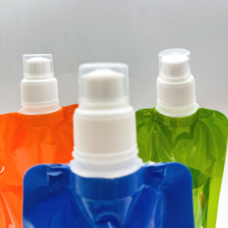 Prijenosna sklopiva boca za vodu za aktivnosti na otvorenom, 700 ml, PE