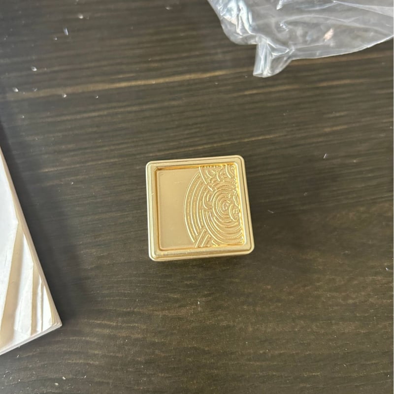 Egylyukú fogantyú cinkötvözetből, ajtókhoz és szekrényekhez, modern minimalista stílusú, elektroplatált, alkalmas ajtókhoz, ablakokhoz, szekrényekhez és fiókokhoz