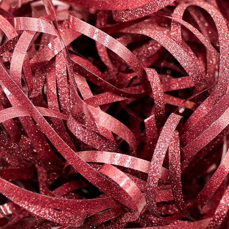 Пластмасова рафия за декоративен пълнител на подаръци — марка Raffia House; категория: рафия; употреба: сватба