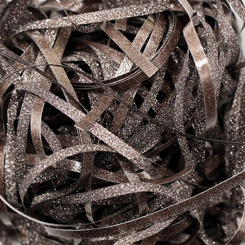 Пластмасова рафия за декоративен пълнител на подаръци — марка Raffia House; категория: рафия; употреба: сватба