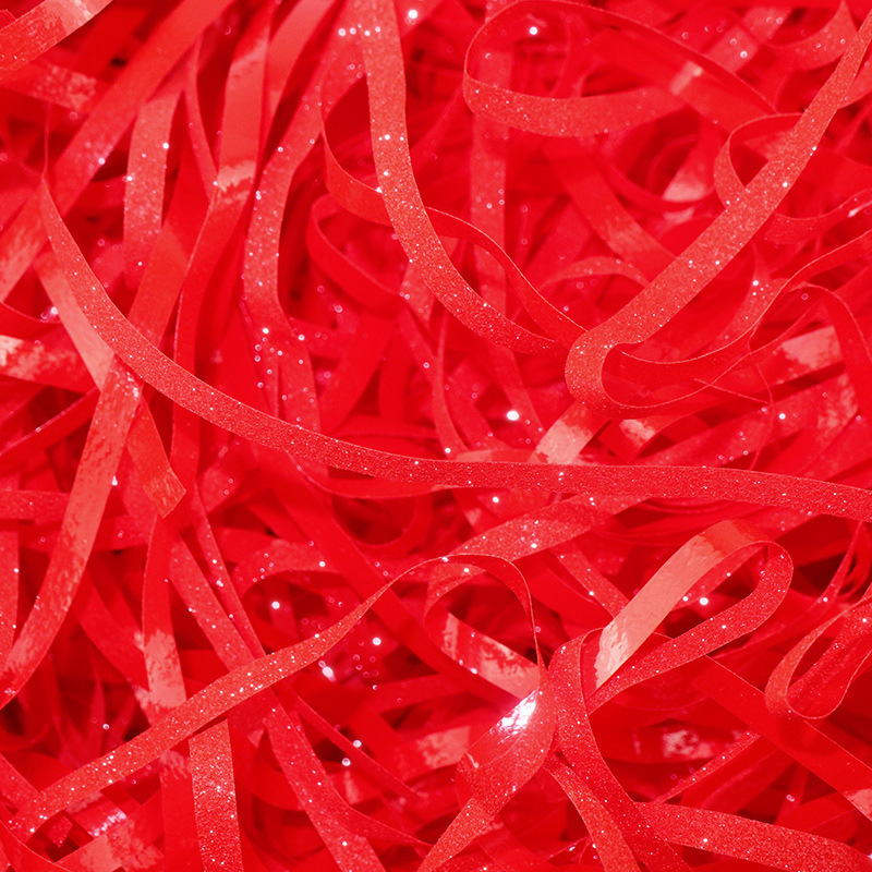 Пластмасова рафия за декоративен пълнител на подаръци — марка Raffia House; категория: рафия; употреба: сватба