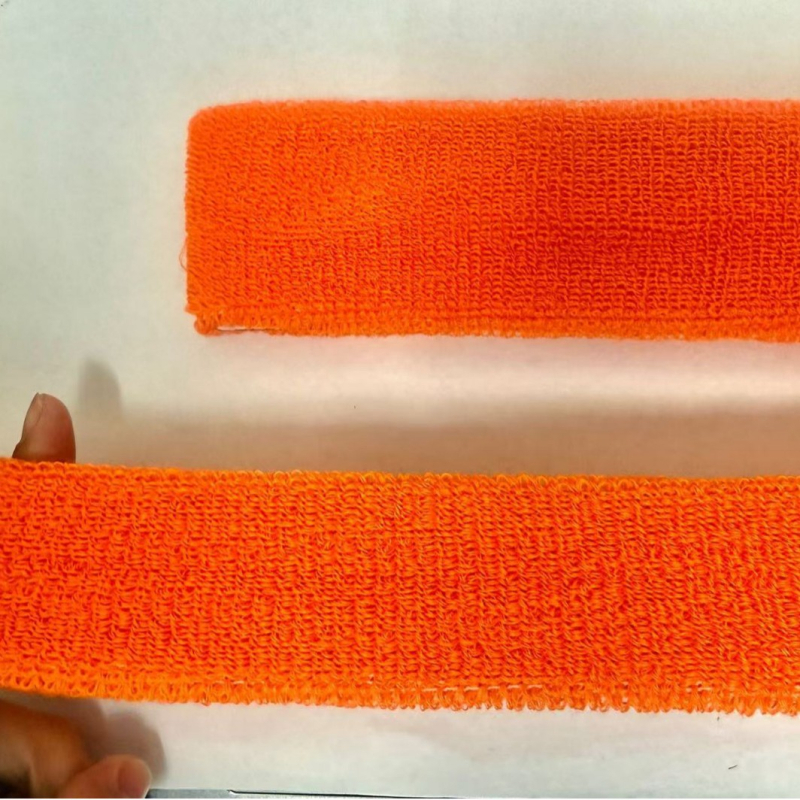 Kemanda sport fejkendő – lélegző, izzadságelszívó anyag; anyag: poliészter, polipropilén, elasztikus szál; ideális futáshoz, edzéshez, kerékpározáshoz, kosárlabdához, futballhoz, tenisze