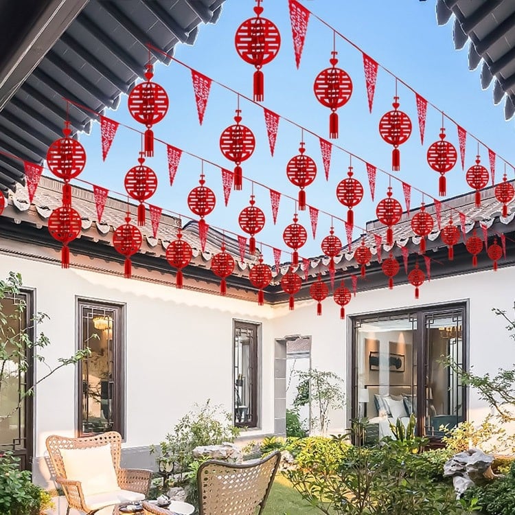 Σετ διακόσμησης γάμου για αυλή με φαναράκια, γιρλάντες και κορδέλες από πλαστικό