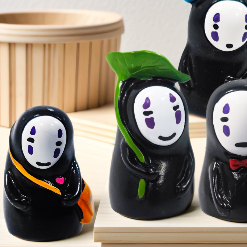 Figurină decorativă din rășină pentru casă și mașină — bărbat fără față, stil japonez; Brand: Xiaojiao la; Material: rășină; Categoria: meșteșuguri din rășină