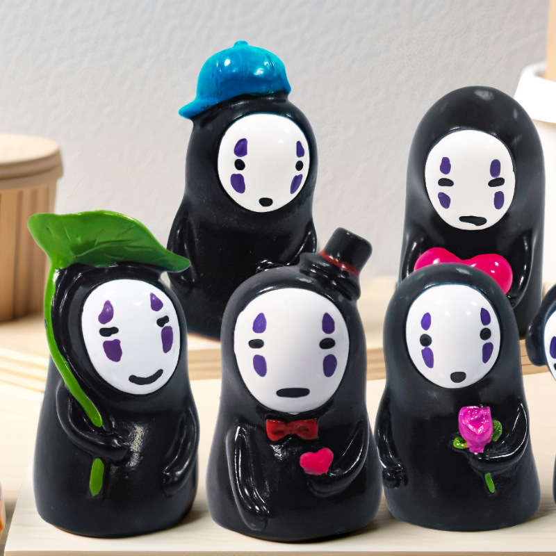 Figurină decorativă din rășină pentru casă și mașină — bărbat fără față, stil japonez; Brand: Xiaojiao la; Material: rășină; Categoria: meșteșuguri din rășină