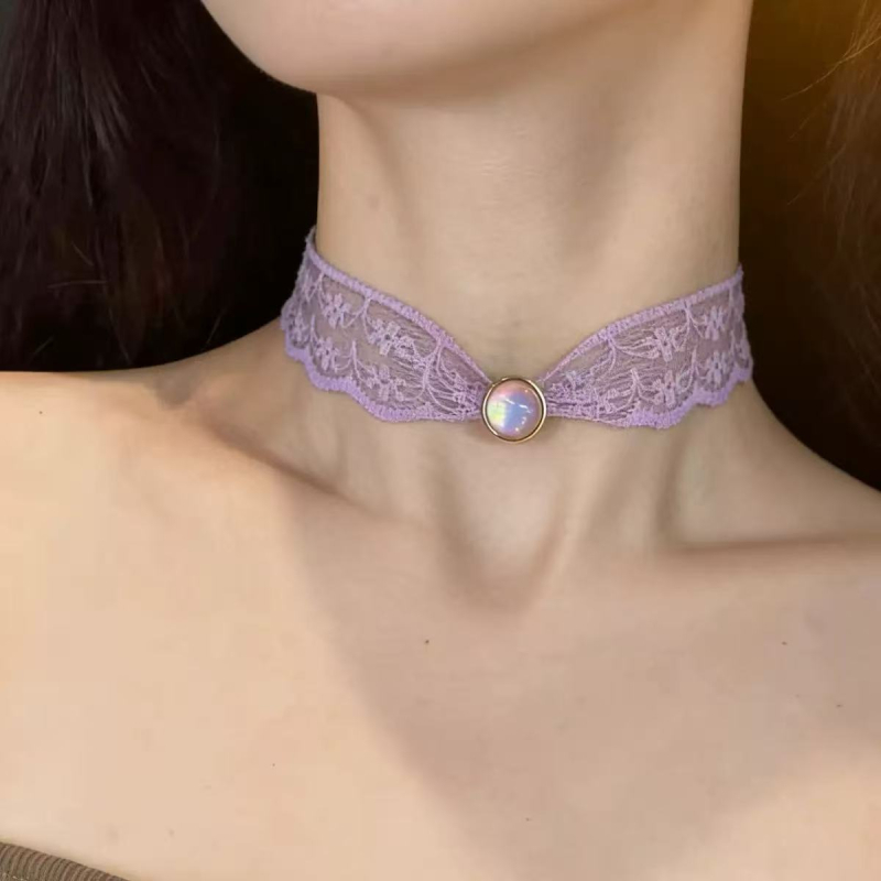 Choker s mjesečevim kamenom u maglovito ljubičastoj boji, ženski čipkasti lanac za ključnu kost, Y2K stil, 2026