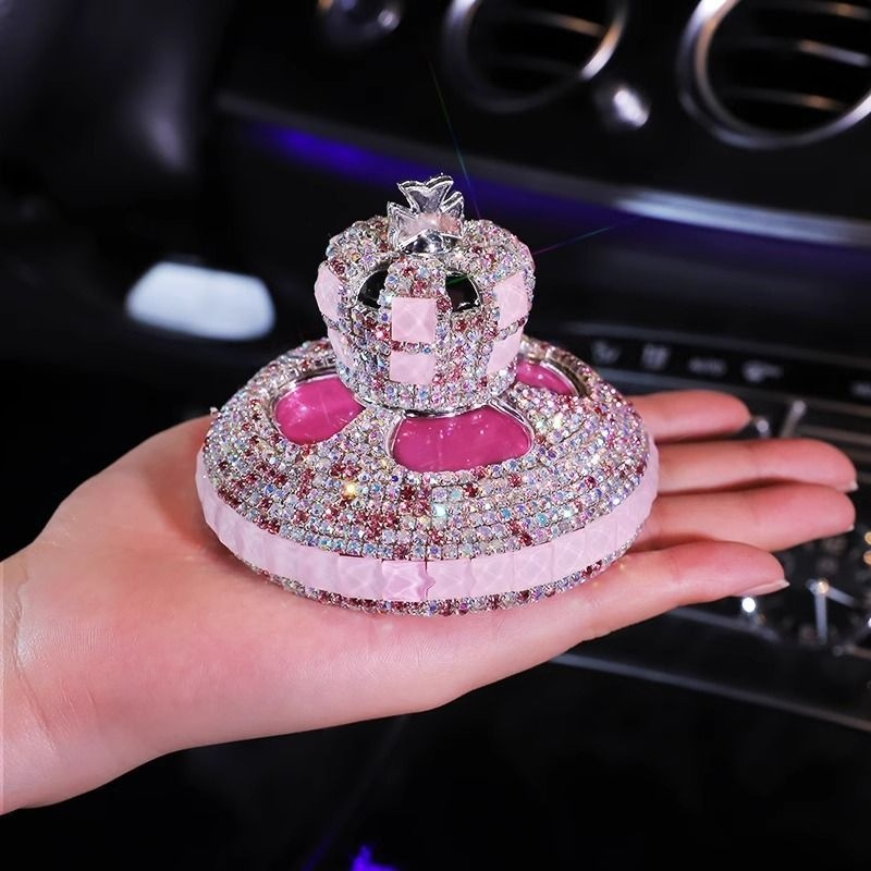 Автомобилен носител за парфюм с кристална корона в стил богиня, Liuli материал, лек лукс стил, Tianruika, елиминира миризми