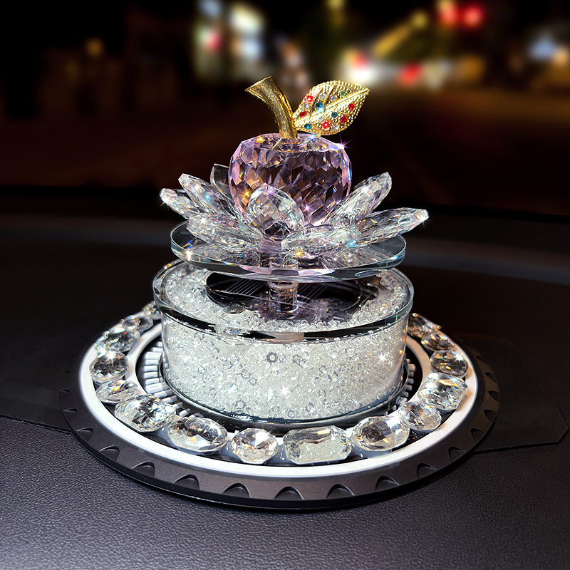 Držač parfema za automobil – kristalni materijal, Che shima; funkcije: dekoriranje, aromatiziranje, uklanjanje mirisa; miris: druge note.