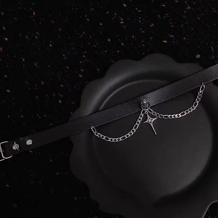 Colier-choker din piele cu pandantiv stea cu patru vârfuri, aliaj de zinc, lanț O, 41–50 cm, multi-strat, finisaj electroplate