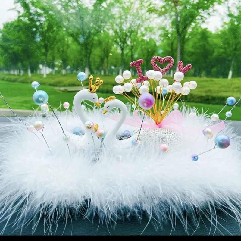 Автомобилен интериорен орнамент – лебед с пера, стил карикатура, сплав, държач за парфюм на централна конзола, благословение