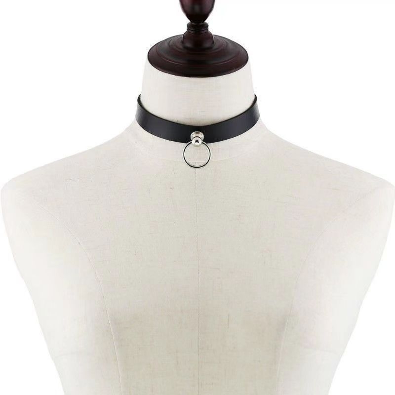 Bőr chok­er nyaklánc O‑alakú körrel – geometriai stílus, egzotikus dizájn, modell ODH