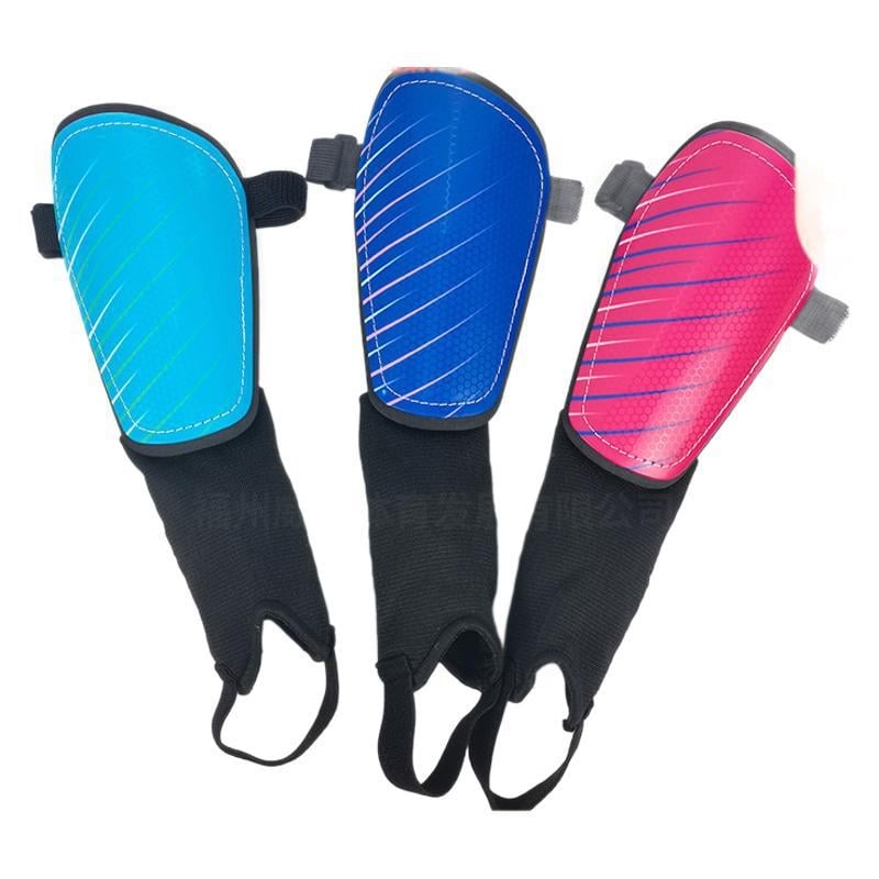 Футболни протектори за пищял - пластмасови, код 307, марка Wika, персонализирани дизайни, предназначени за футбол