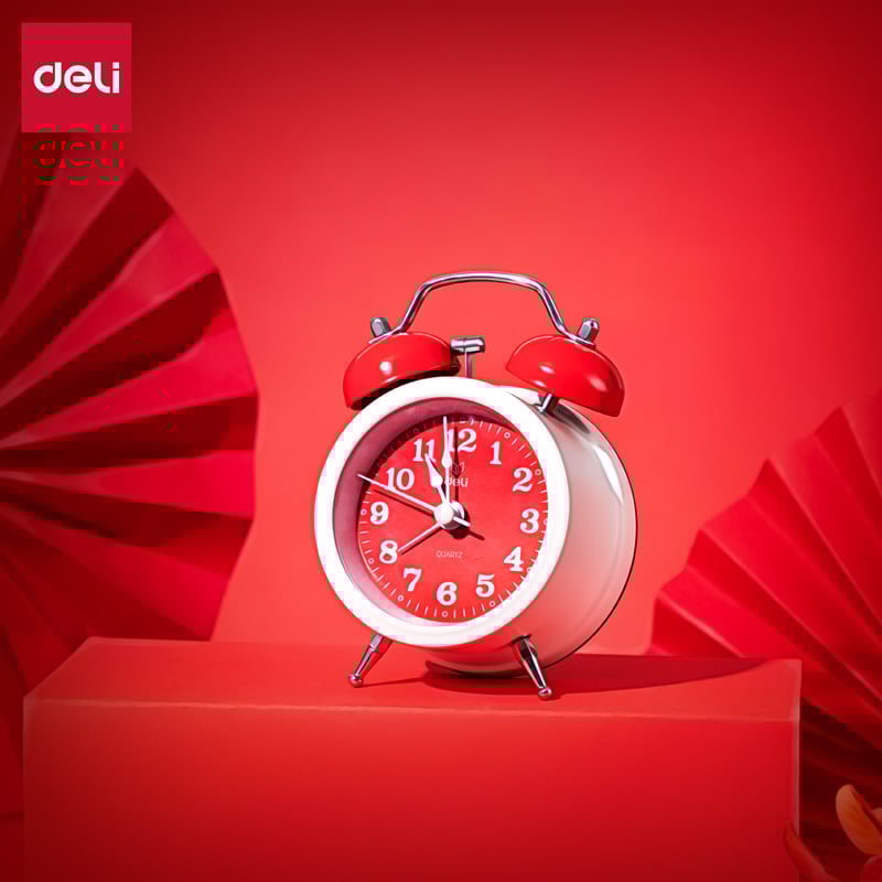 Будилник Deli 9024: светещи стрелки, тиха работа; аналогов дисплей с цифри, механично движение, батерийно захранване