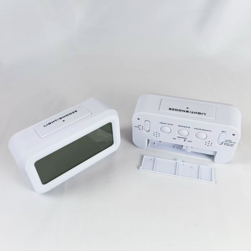 Настолен часовник с дигитален LCD дисплей, светеща подсветка, аларма и календар (ден от седмицата, лунна фаза, месец)