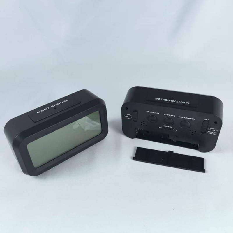 Настолен часовник с дигитален LCD дисплей, светеща подсветка, аларма и календар (ден от седмицата, лунна фаза, месец)