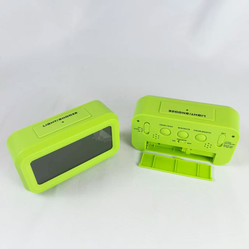 Настолен часовник с дигитален LCD дисплей, светеща подсветка, аларма и календар (ден от седмицата, лунна фаза, месец)