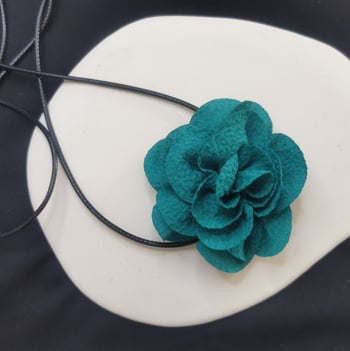 Чокър огърлица - ретро стил, камелия цветя, дантелено колие