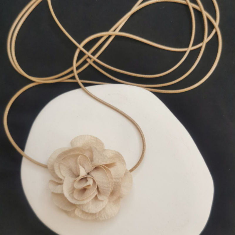 Чокър огърлица - ретро стил, камелия цветя, дантелено колие