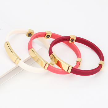 Silikon karkötő, minimalist, uniszex, geometrikus design, nyomtatott logó, testreszabható.