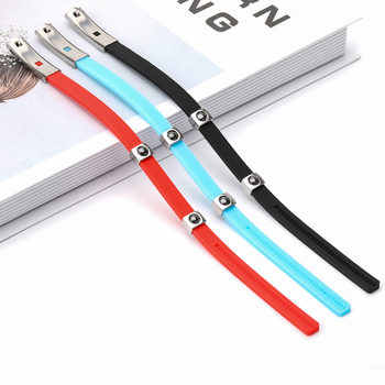 Silikon karkötő, minimalist, uniszex, geometrikus design, nyomtatott logó, testreszabható.