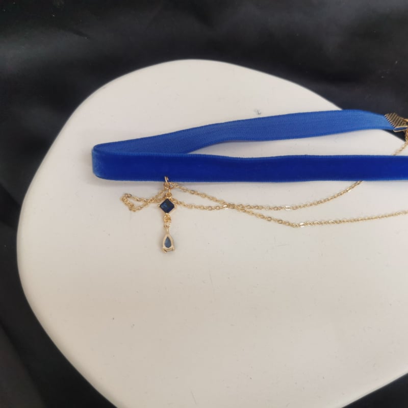 Ръчно изработена кадифена ретро огърлица- яка